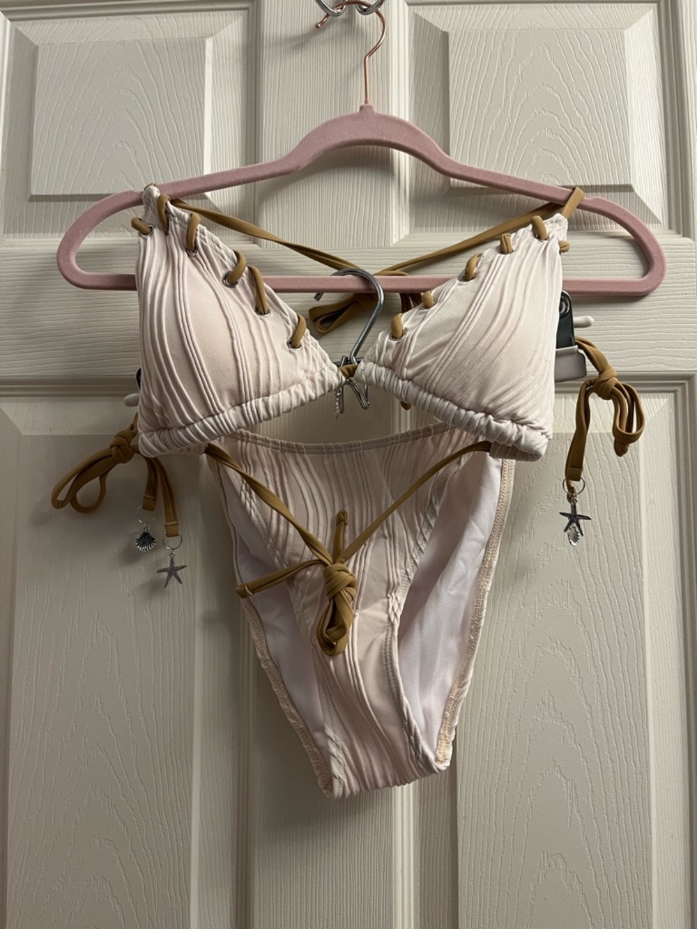 Off White Ribbed Lace-Up Bikini with Tan and Silver Accents 3 Piece Small New - Picture 4 of 10